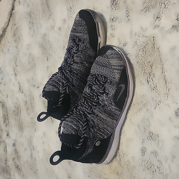 Nike KD11 Flyknit Basketball Shoes - Picture 3 of 15